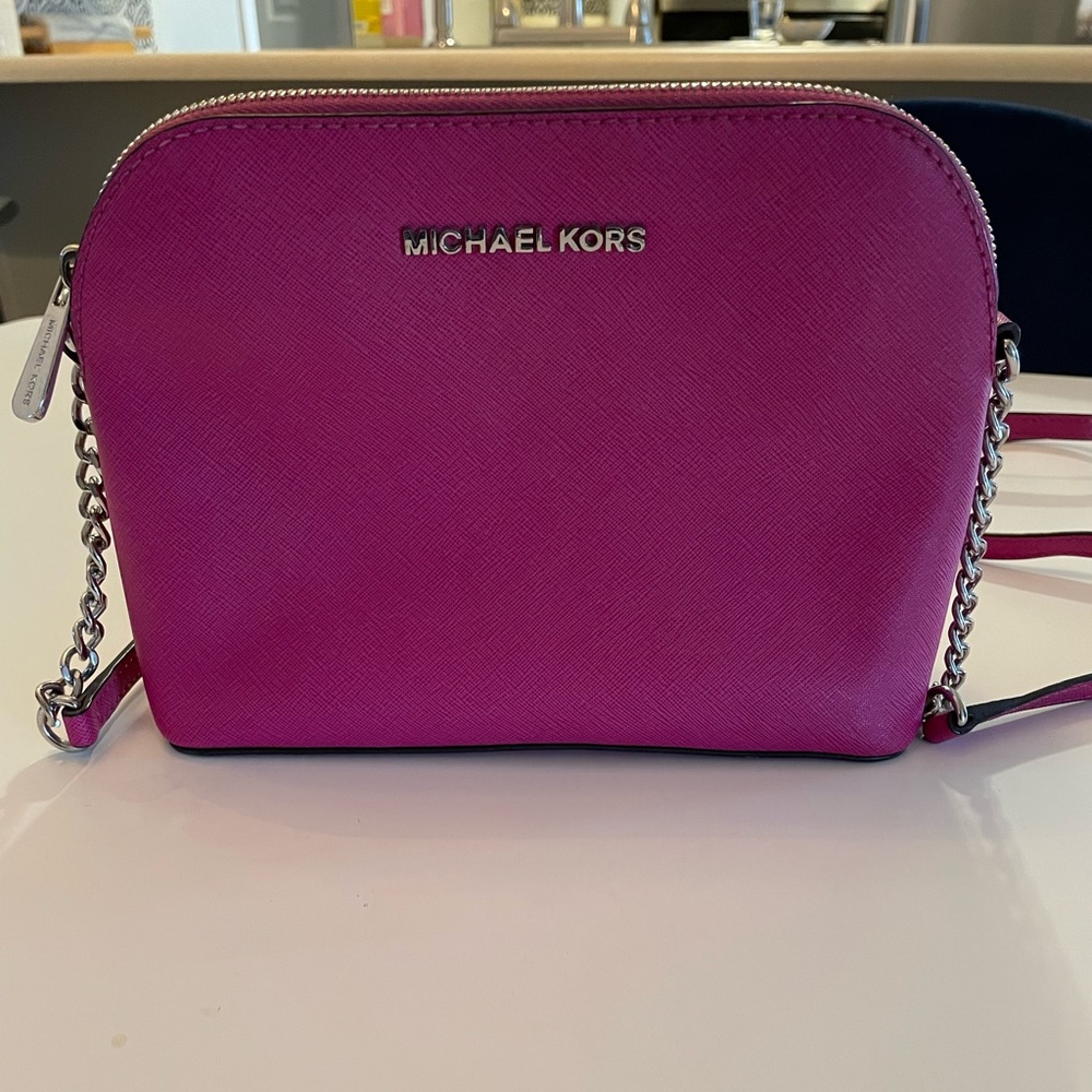 perfect condition michael kors bag! Lightly used.